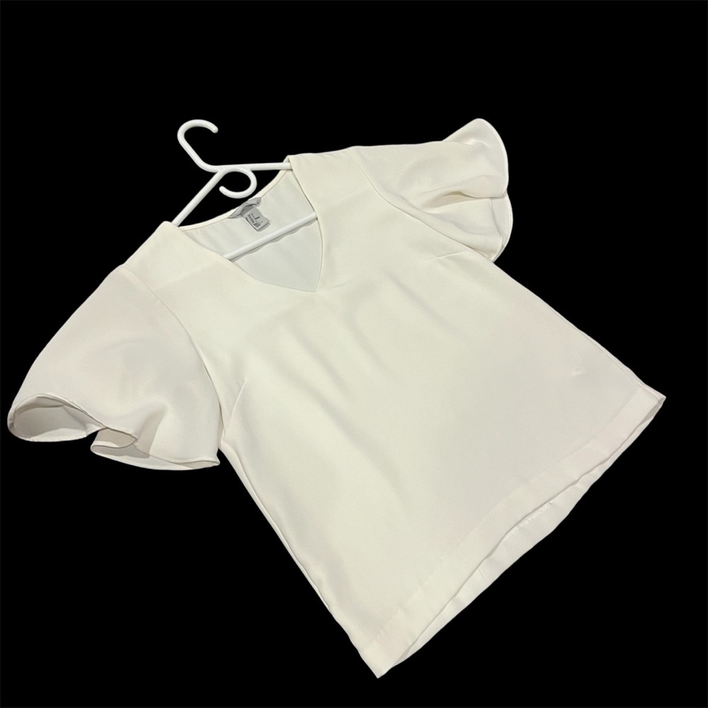H&M White Waterfall Sleeve V Neck Short Sleeve Blouse